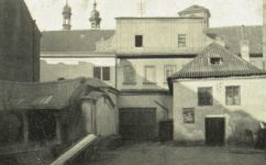 dvůr domu U Berků - Světozor 02.07.1909 