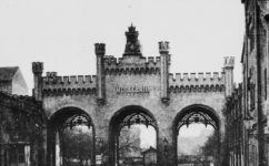 Brána od Malé strany -  Světozor 6.3.1891 