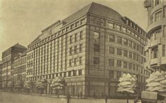 Roithův návrh budovy pošt - Český svět 15.09.1927 